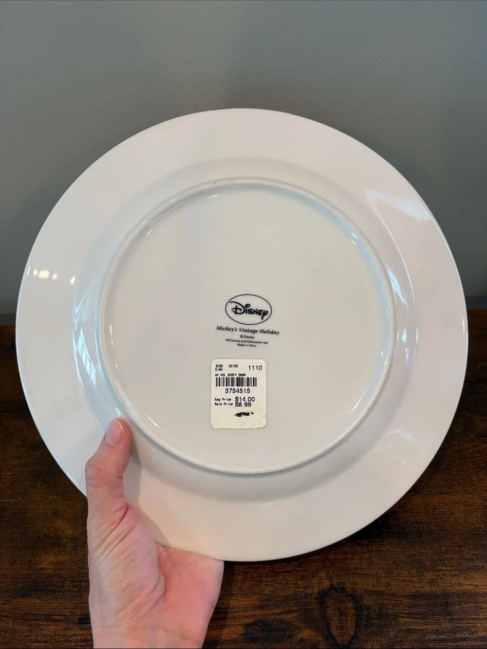 Mickey’s Vintage‎ Holiday Goofy 'Ho Ho Ho' Dinner Plate Christmas